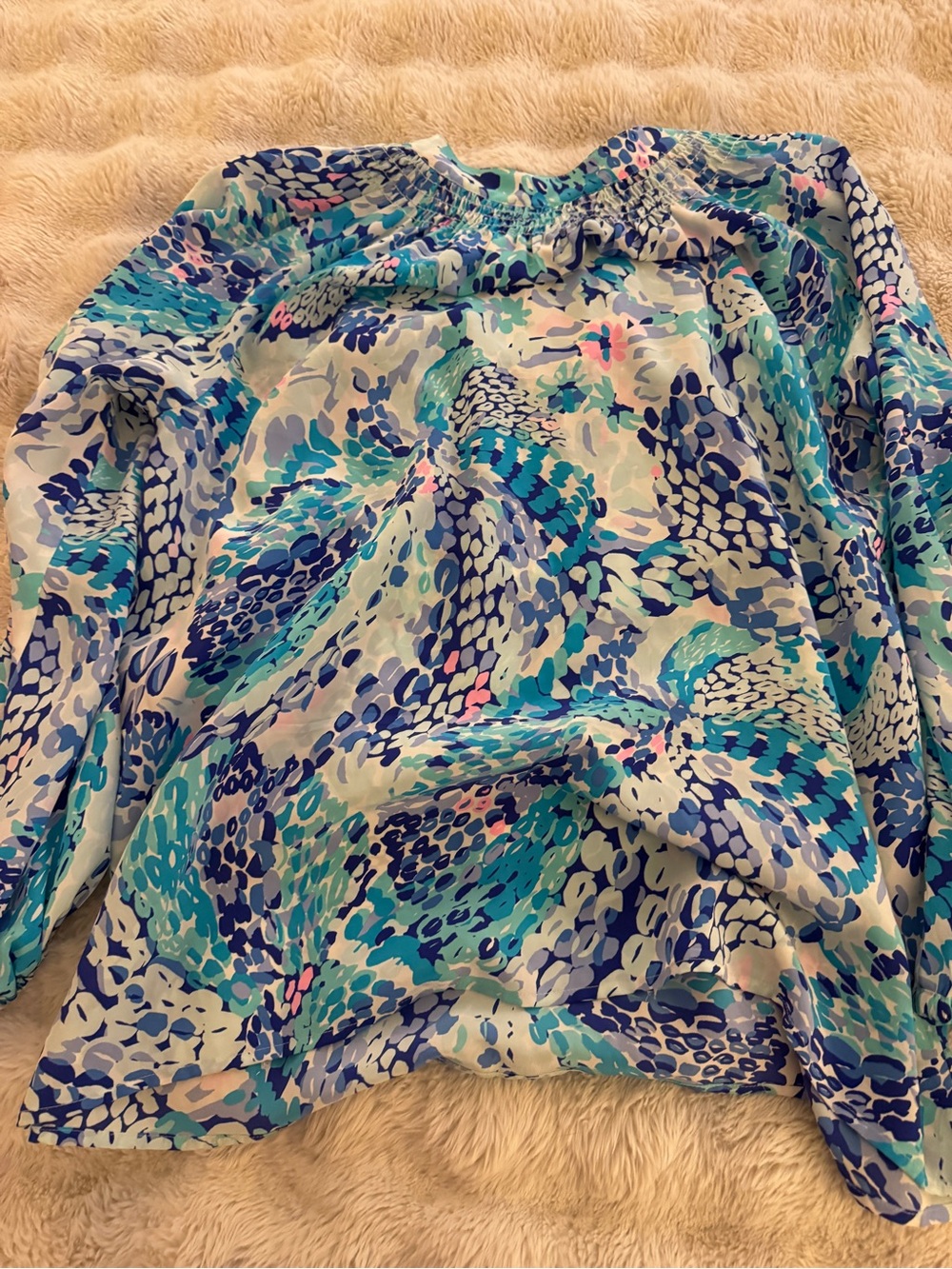 Lilly Pulitzer 100% Silk Blue Turquoise Floral Split-Neck Blouse - Picture 3 of 7